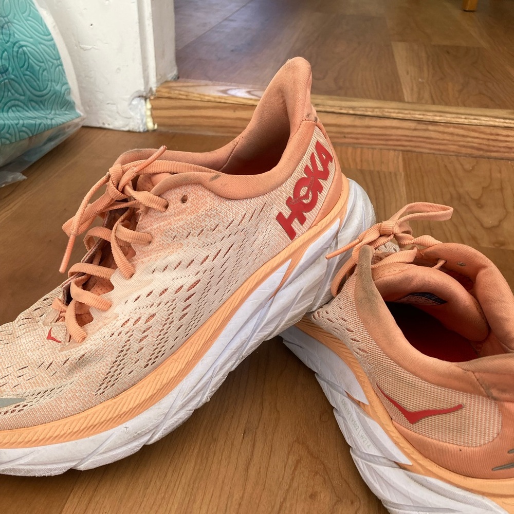 Hoka Clifton 8 in great used condition!